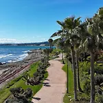 Te Huur 2 Slaapkamers Frontline Complex Apartmán Estepona