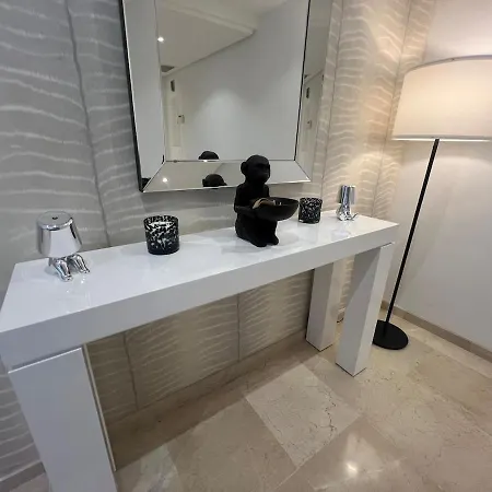 Διαμέρισμα Te Huur 2 Slaapkamers Frontline Complex Εστεπόνα